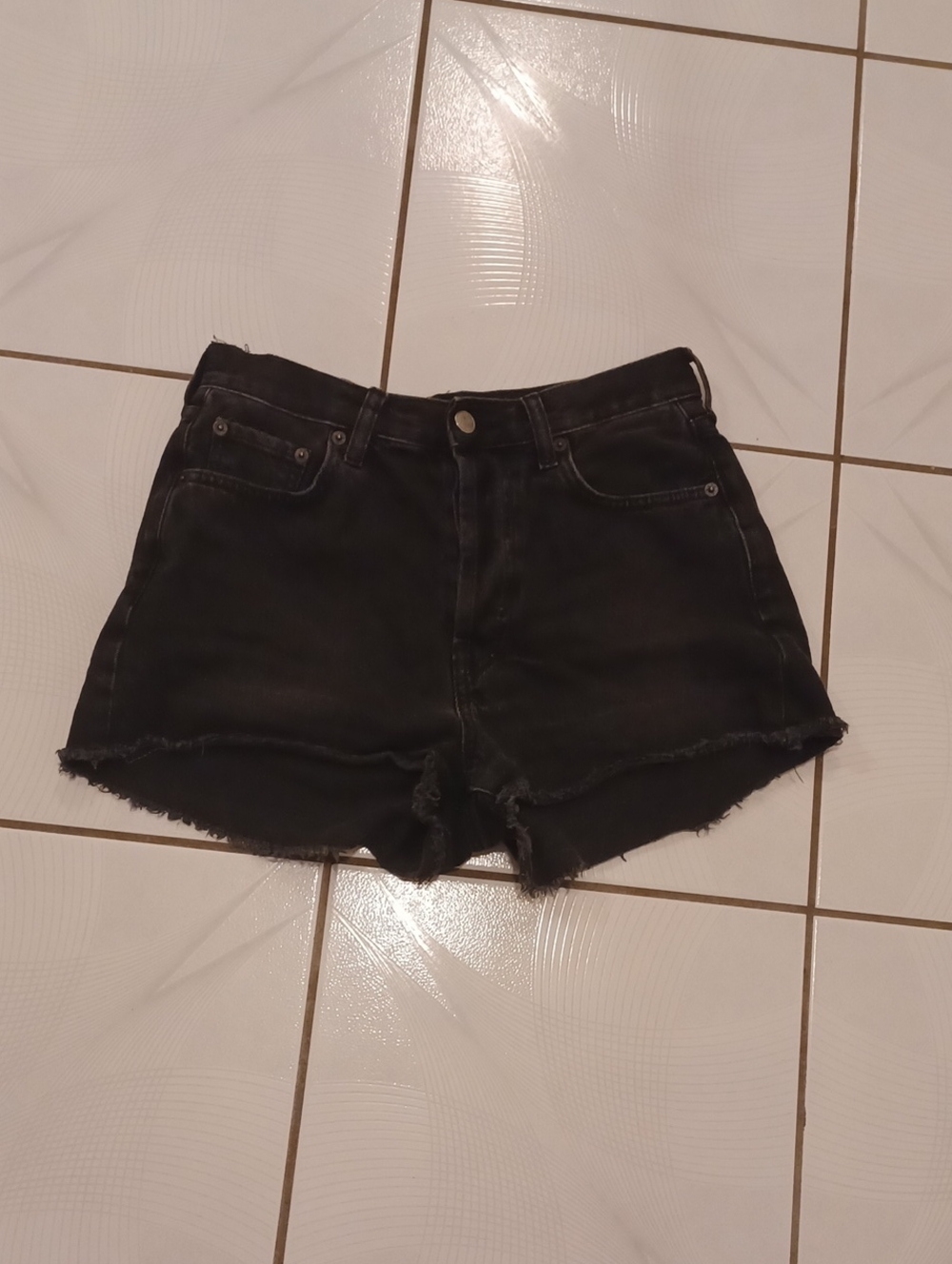 4/$80 Black Button-Fly Denim Shorts - Size 28